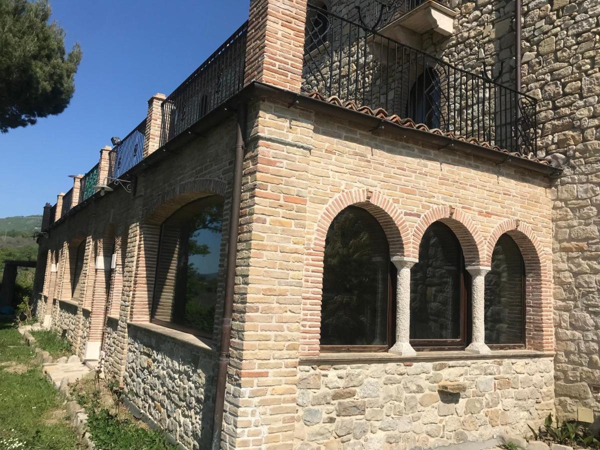 Hotel Lo Smeraldo Roccavivara エクステリア 写真