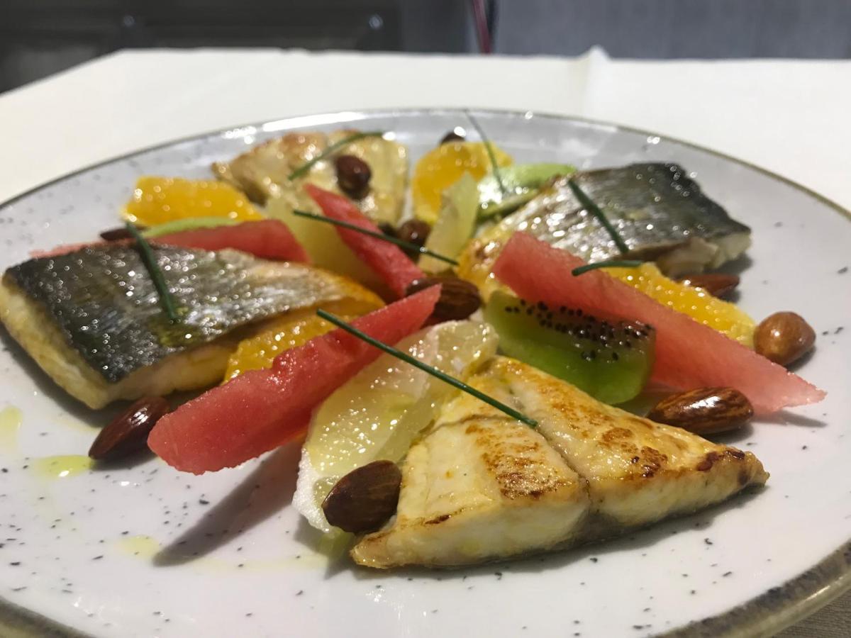 Hotel Lo Smeraldo Roccavivara エクステリア 写真