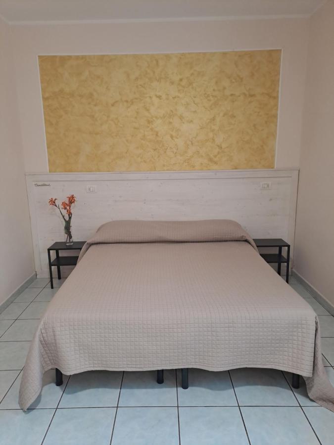 Hotel Lo Smeraldo Roccavivara エクステリア 写真