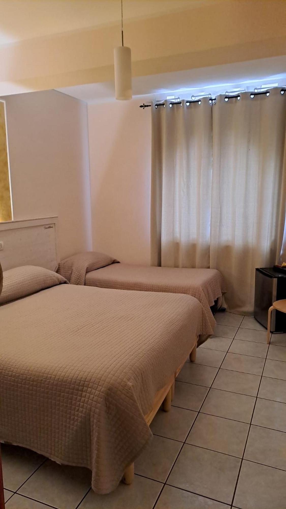 Hotel Lo Smeraldo Roccavivara エクステリア 写真